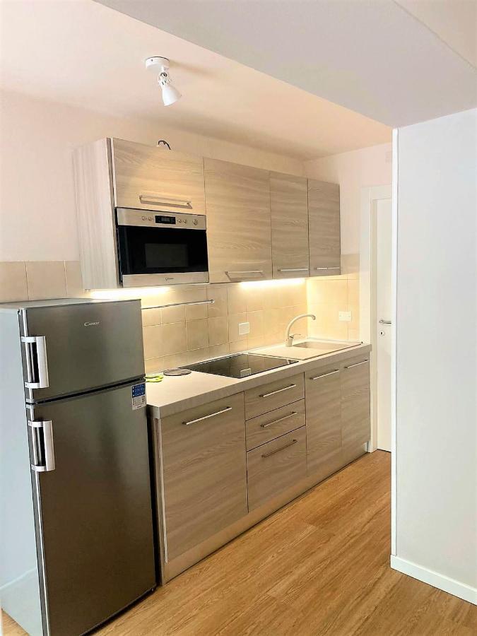 Al Glicine Apartments Lazise Bagian luar foto